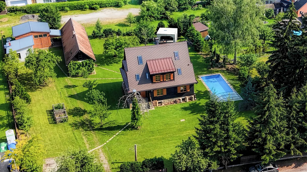 Prodej rodinného domu 336 m², pozemek 2384 m²